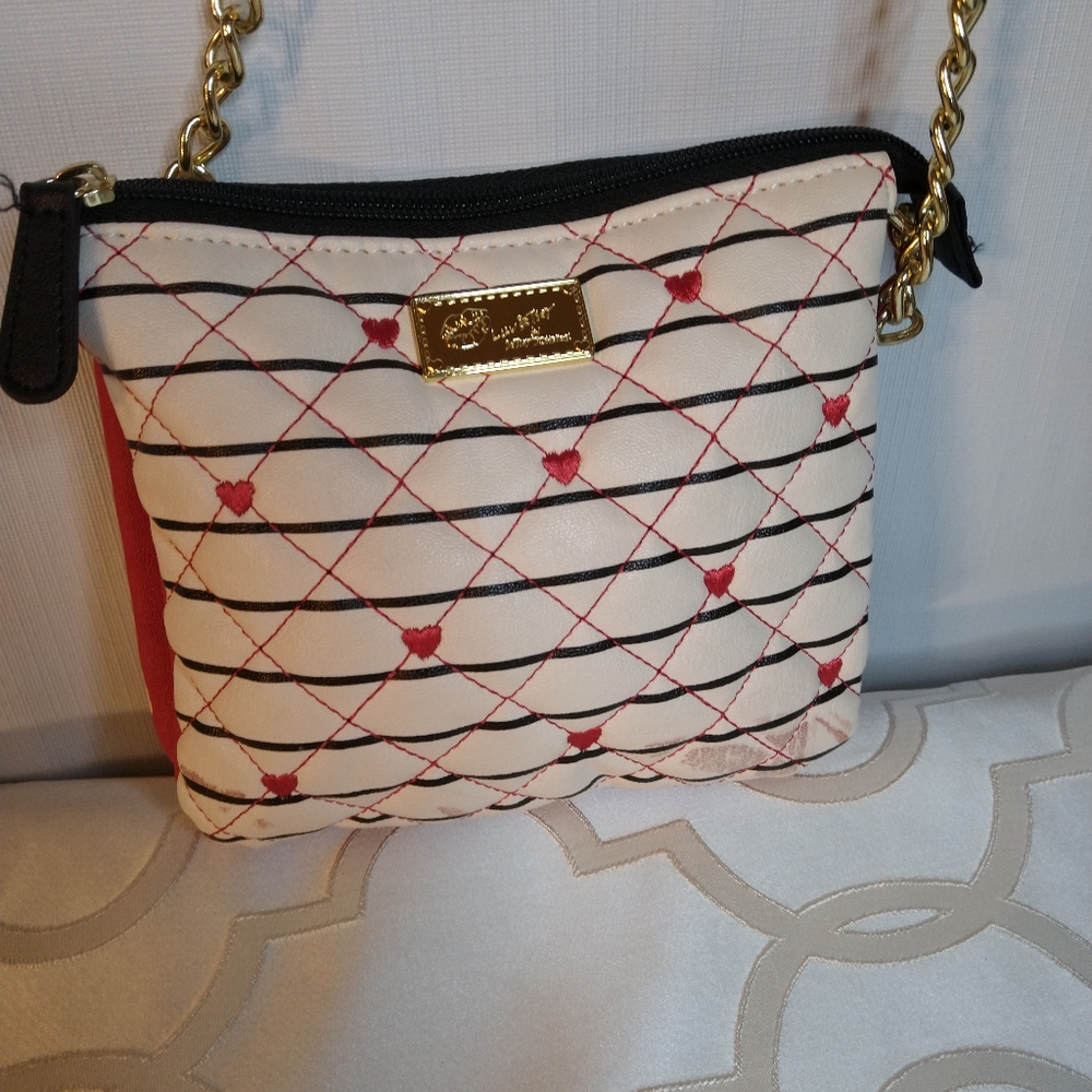 Besty Johnson…Quilted Heart Crossbody Bag in Cream and Red - Gold Chain